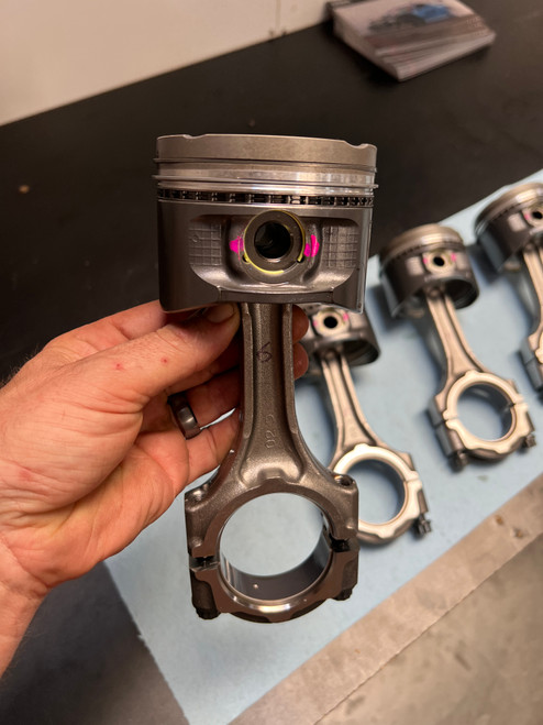 *BRAND NEW* 2JZ-GTE Pistons & Rods