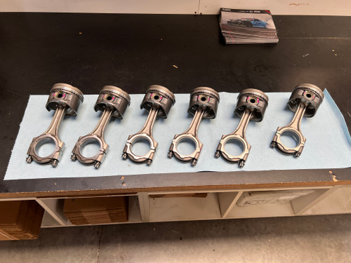 *BRAND NEW* 2JZ-GTE Pistons & Rods