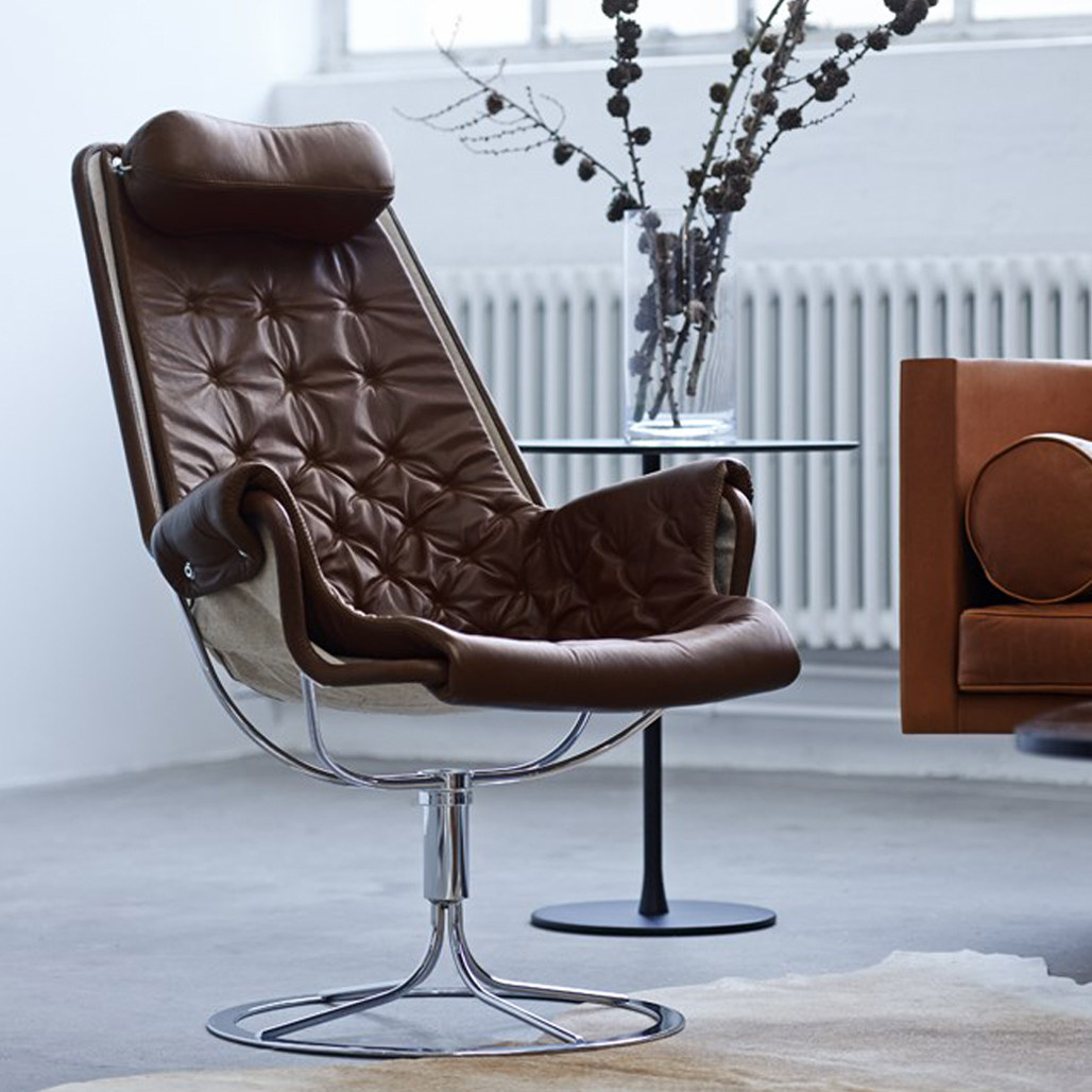 Shop the Iconic Jetson Leather Chair – DUXIANA | DUXIANA