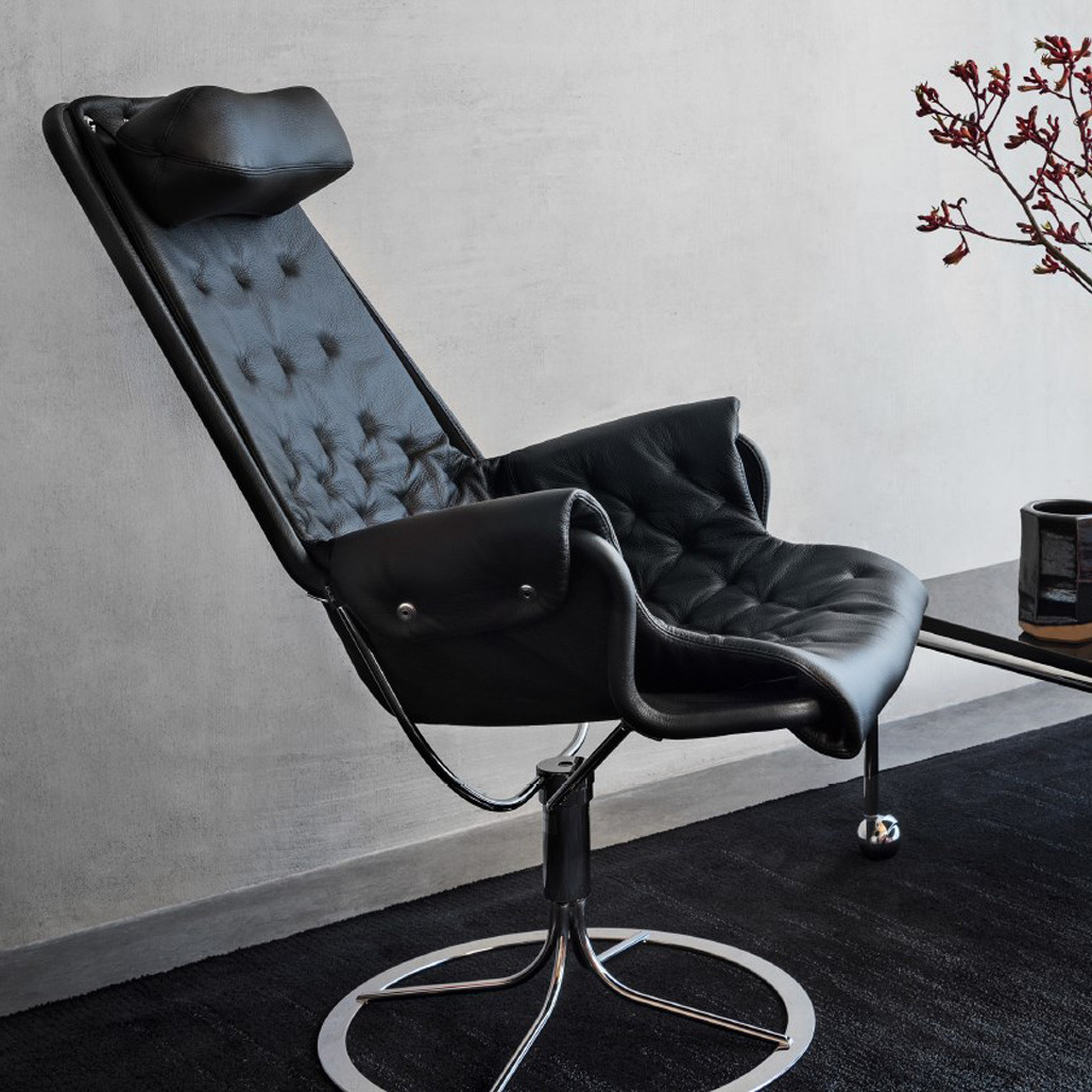 Shop the Iconic Jetson Leather Chair – DUXIANA | DUXIANA