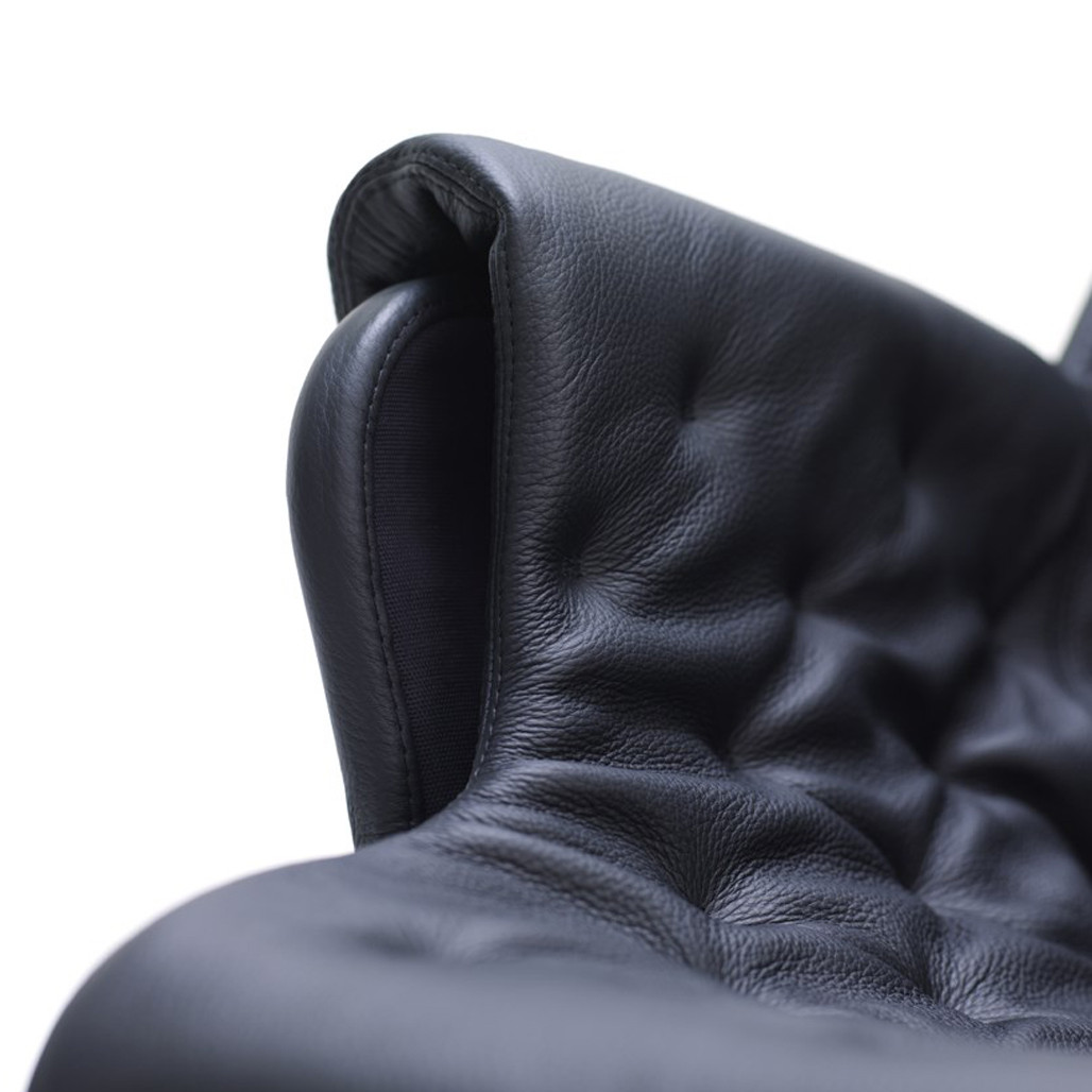 Shop the Iconic Jetson Leather Chair – DUXIANA | DUXIANA