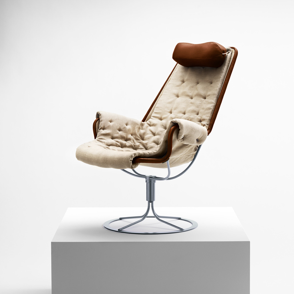 Shop the Iconic Jetson Match Chair – DUXIANA | DUXIANA