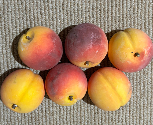 CLEARANCE/ NO RETURNS Italian Alabaster Peaches - SET of 6 (B)