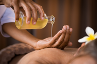 How to Choose the Best Oil for Massage: A Comprehensive Guide