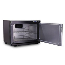 Earthlite UV Hot Towel Cabinet, STANDARD 120V interior