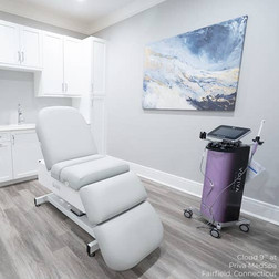 LEC CLOUD 9 Spa Treatment Chair to Table in a spa LEC CLOUD 9 Spa Treatment Chair to Table in a spa
