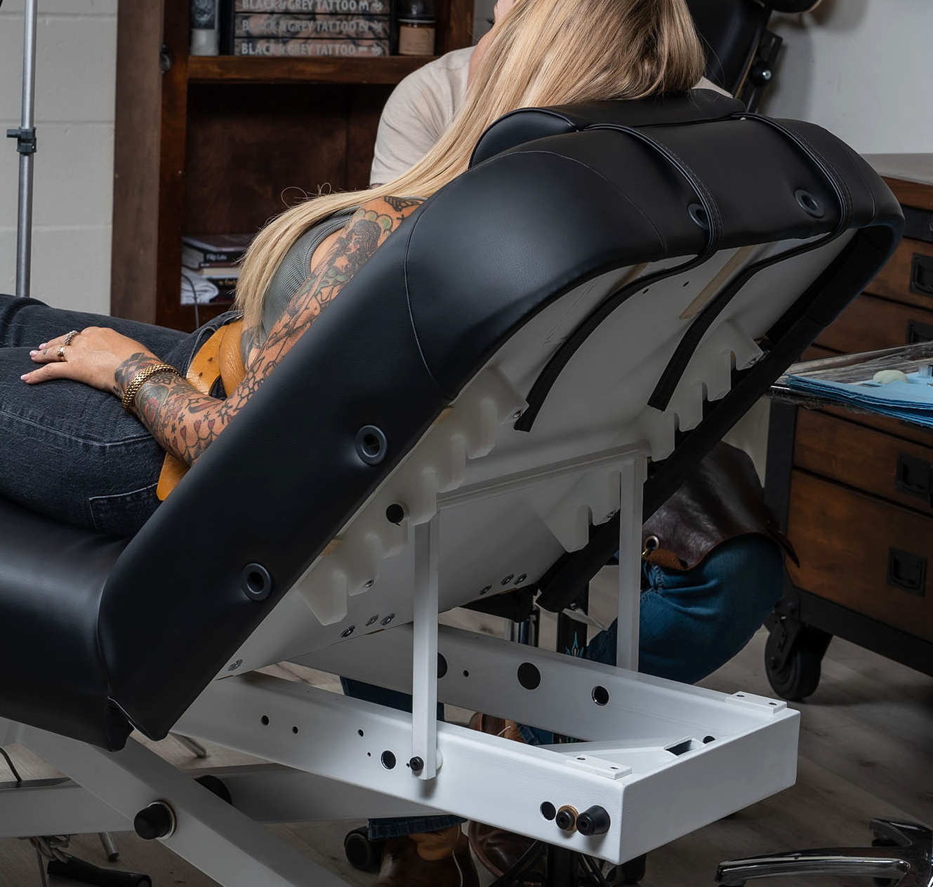 Hydra Tattoo Table Manual Tilt Back
