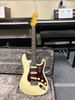 Fender American Professional II Stratocaster®, Rosewood Fingerboard, Olympic White Second Hand