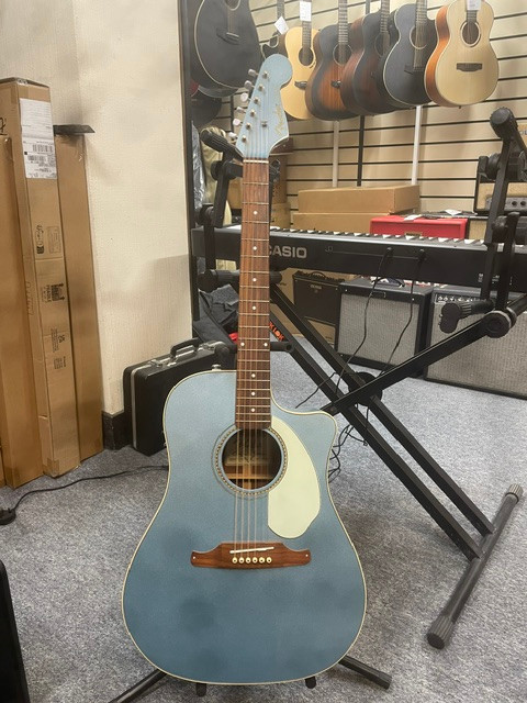 Fender_Sonoran_SCE_Cutaway_Ele