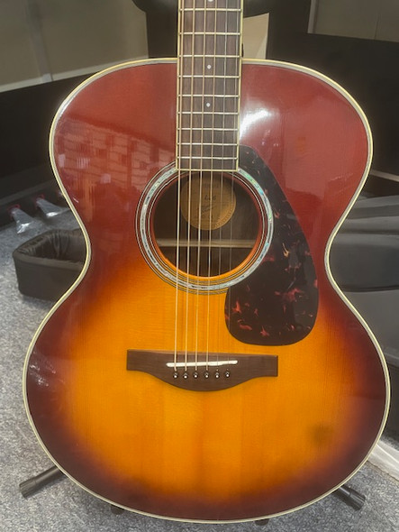 Yamaha LJ6 Electro Acoustic Guitar Second Hand
