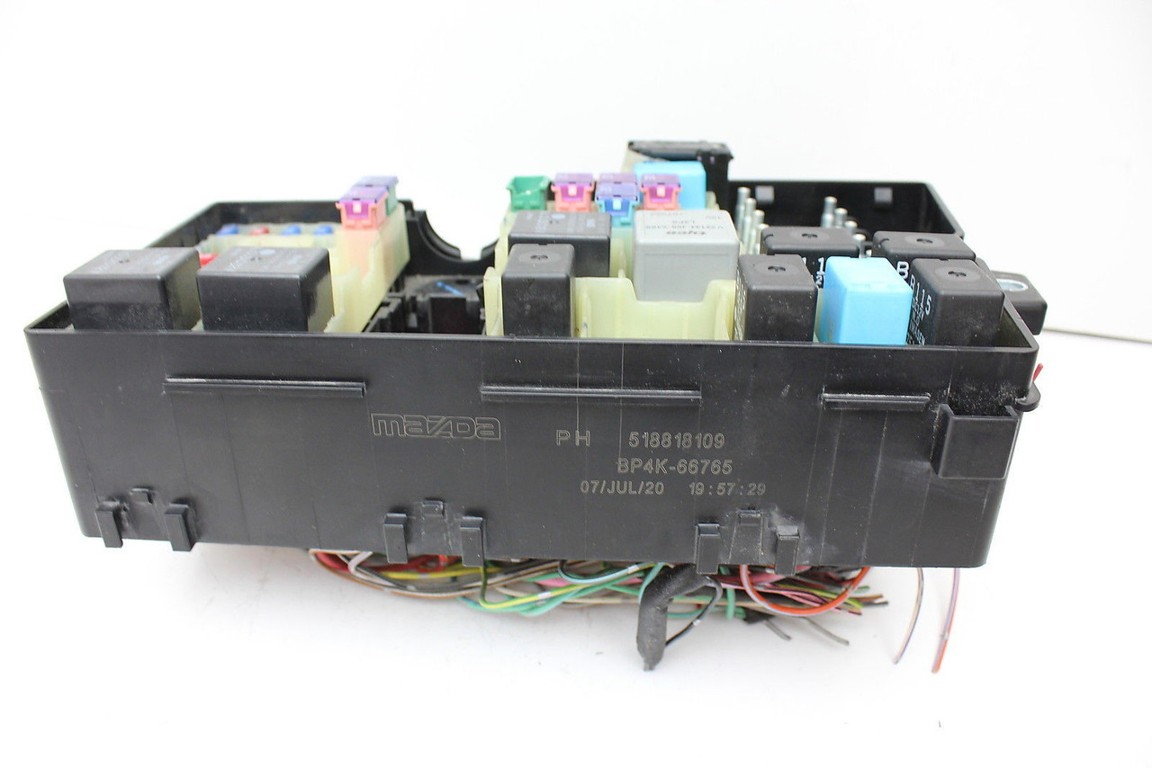 04 05 06 07 08 09 MAZDA 3 BP4K-66765 FUSEBOX FUSE BOX RELAY UNIT MODULE L820