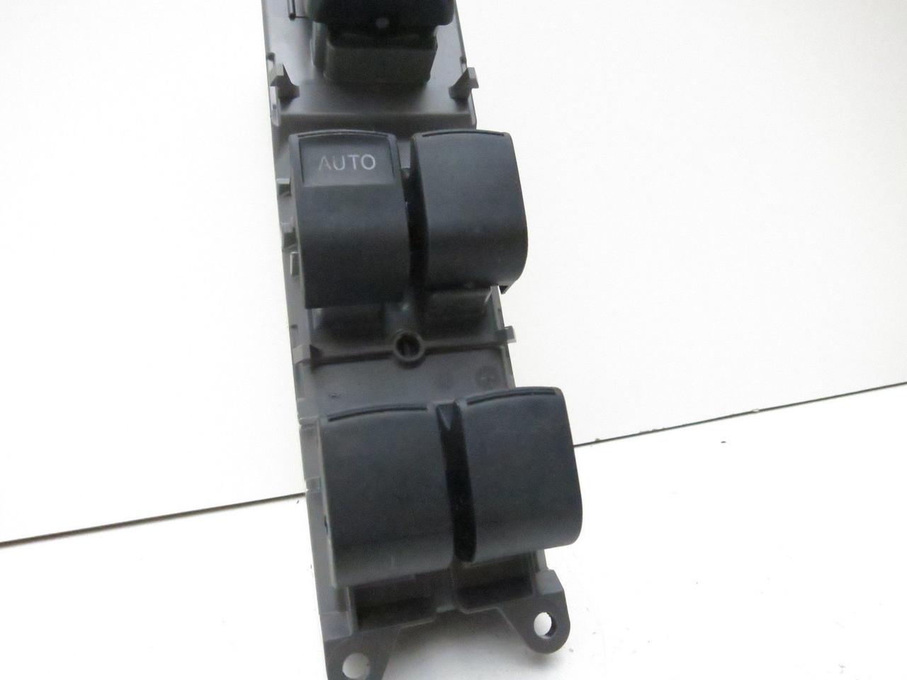 14-18 TOYOTA COROLLA RAV4 DRIVERS SIDE LEFT MASTER WINDOW SWITCH OEM TM903 14-18 TOYOTA COROLLA RAV4 DRIVERS SIDE LEFT MASTER WINDOW SWITCH OEM TM903