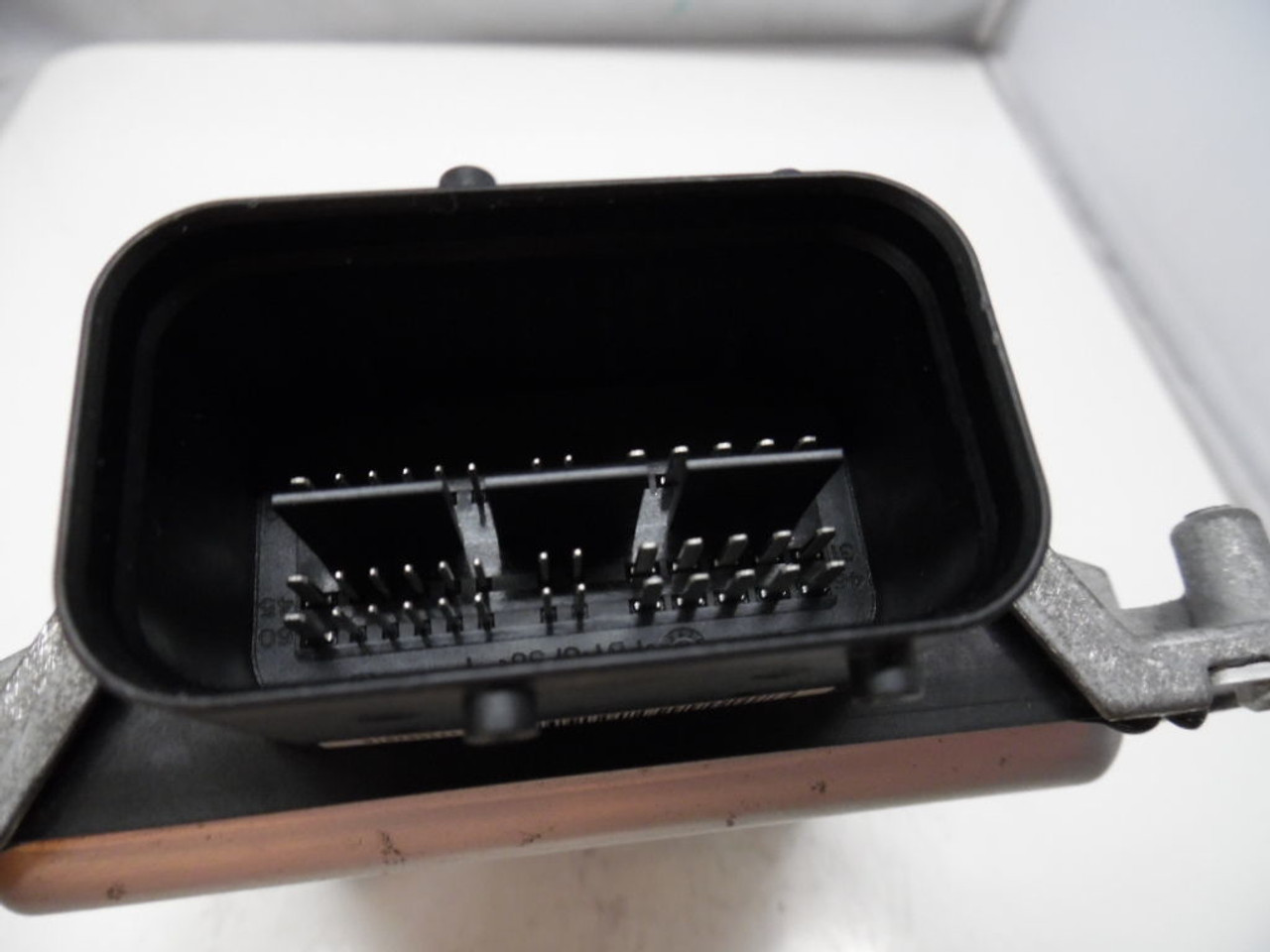 12 13 AZERA GENESIS SANTA FE TRANSMISSION TCU TCM SHIFT MODULE UNIT K3915 12 13 AZERA GENESIS SANTA FE TRANSMISSION TCU TCM SHIFT MODULE UNIT K3915