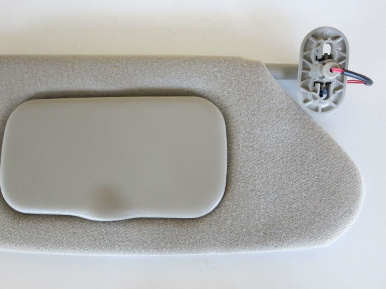 04 05 06 PACIFICA RIGHT PASSENGER SIDE INTERIOR SUN VISOR SUNVISOR GREY V5901