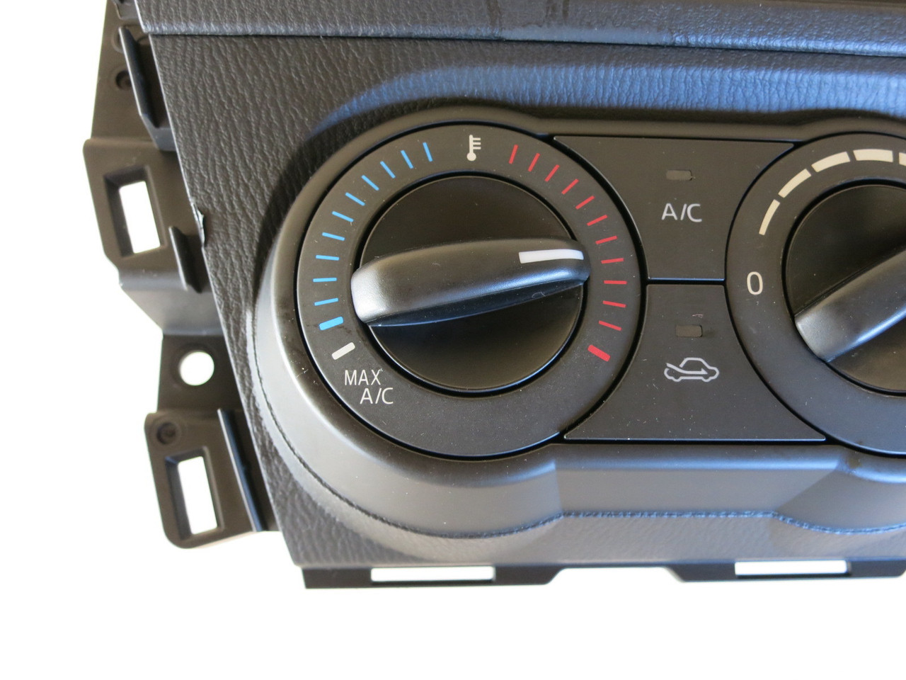 14 15 Mazda 3 Climate Control Panel Temperature Unit A/C Heater