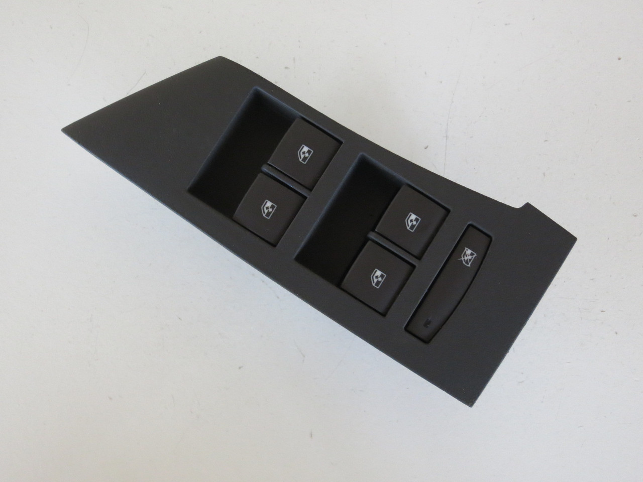 15 16 17 Buick Verano Drivers Side Left Master Window Switch OEM 15 16 17 Buick Verano Drivers Side Left Master Window Switch OEM