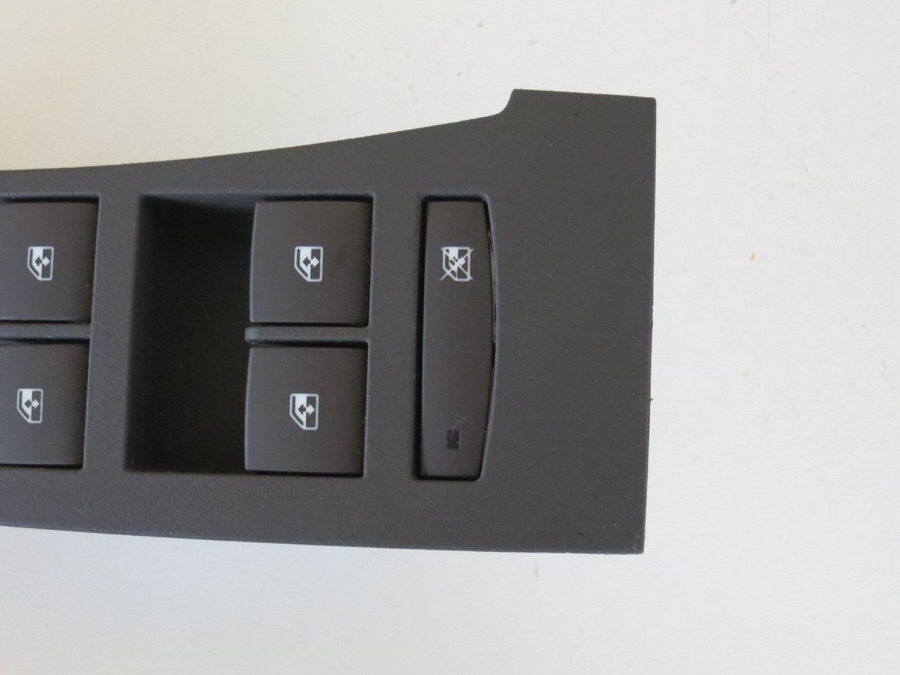 15 16 17 Buick Verano Drivers Side Left Master Window Switch OEM 15 16 17 Buick Verano Drivers Side Left Master Window Switch OEM