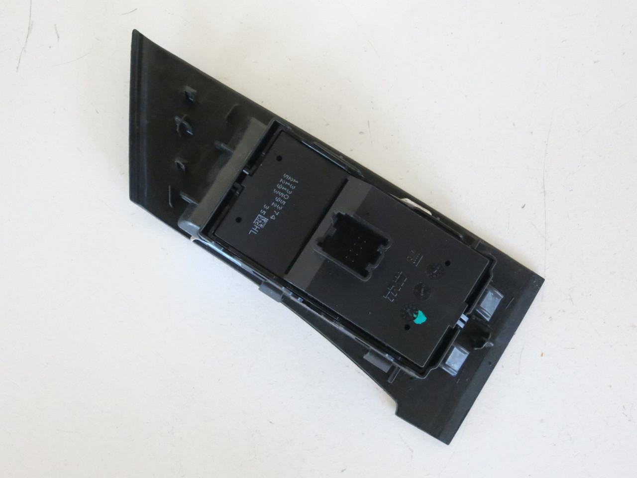 15 16 17 Buick Verano Drivers Side Left Master Window Switch OEM 15 16 17 Buick Verano Drivers Side Left Master Window Switch OEM