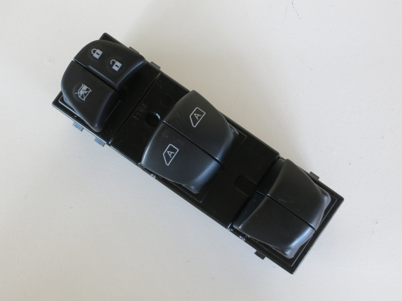 15 16 Nissan Murano S SV Drivers Side Left Master Window Switch OEM 15 16 Nissan Murano S SV Drivers Side Left Master Window Switch OEM