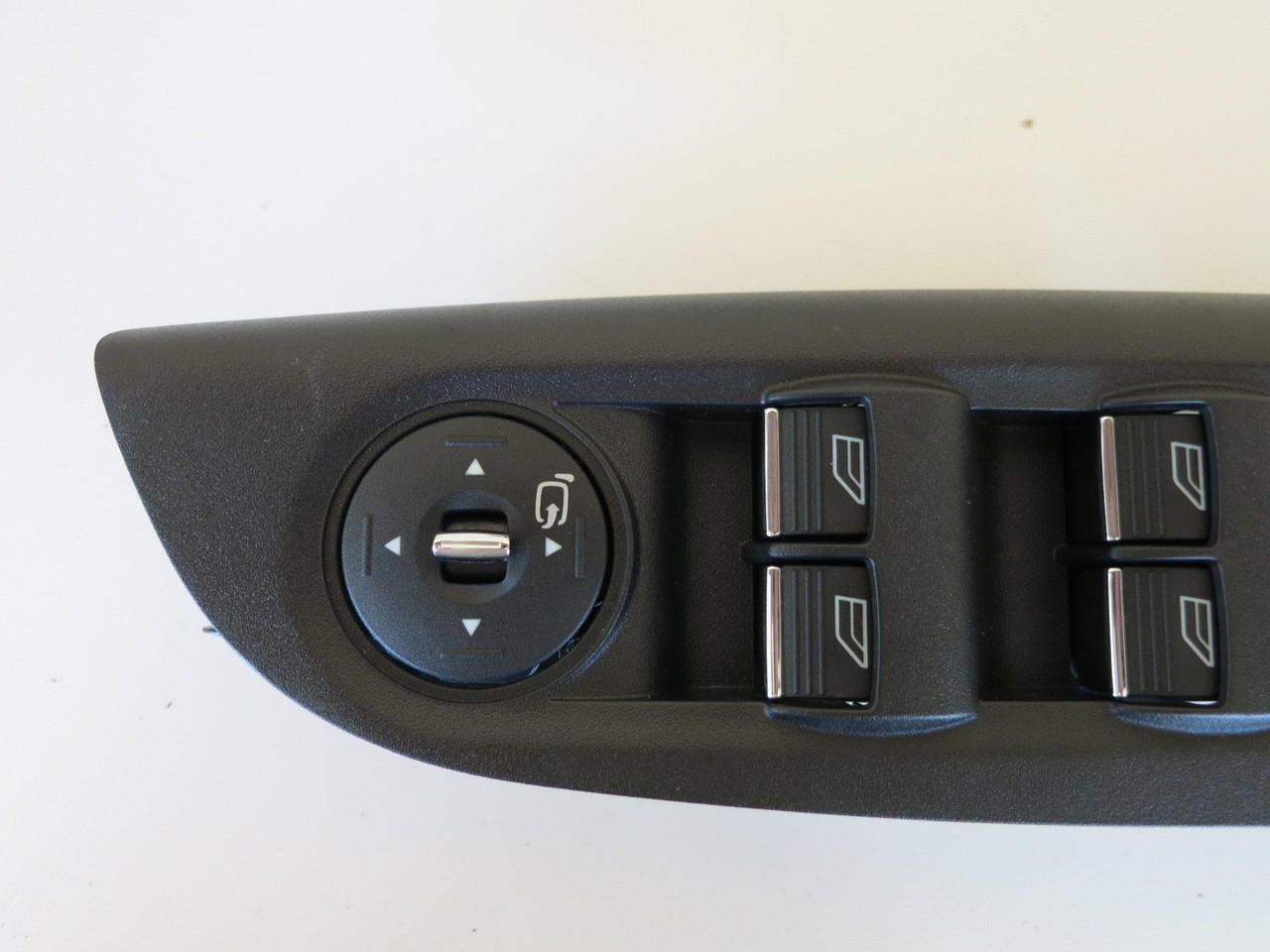 14 FORD FOCUS "BEZEL TRIM" DRIVERS SIDE LEFT MASTER WINDOW SWITCH OEM M4817 14 FORD FOCUS "BEZEL TRIM" DRIVERS SIDE LEFT MASTER WINDOW SWITCH OEM M4817