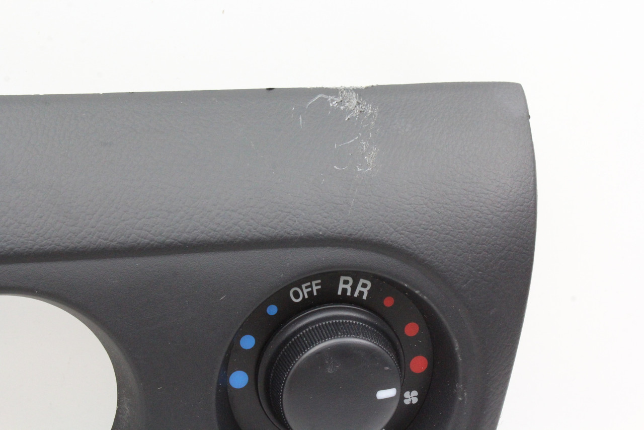 99-04 Honda Odyssey Radio Climate Control Center Dash Bezel Trim 99-04 Honda Odyssey Radio Climate Control Center Dash Bezel Trim