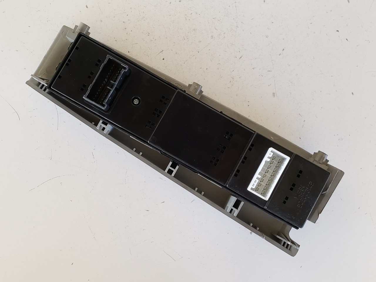 06 07 08 09 Hyundai Azera Drivers Side Left Master Window Switch OEM