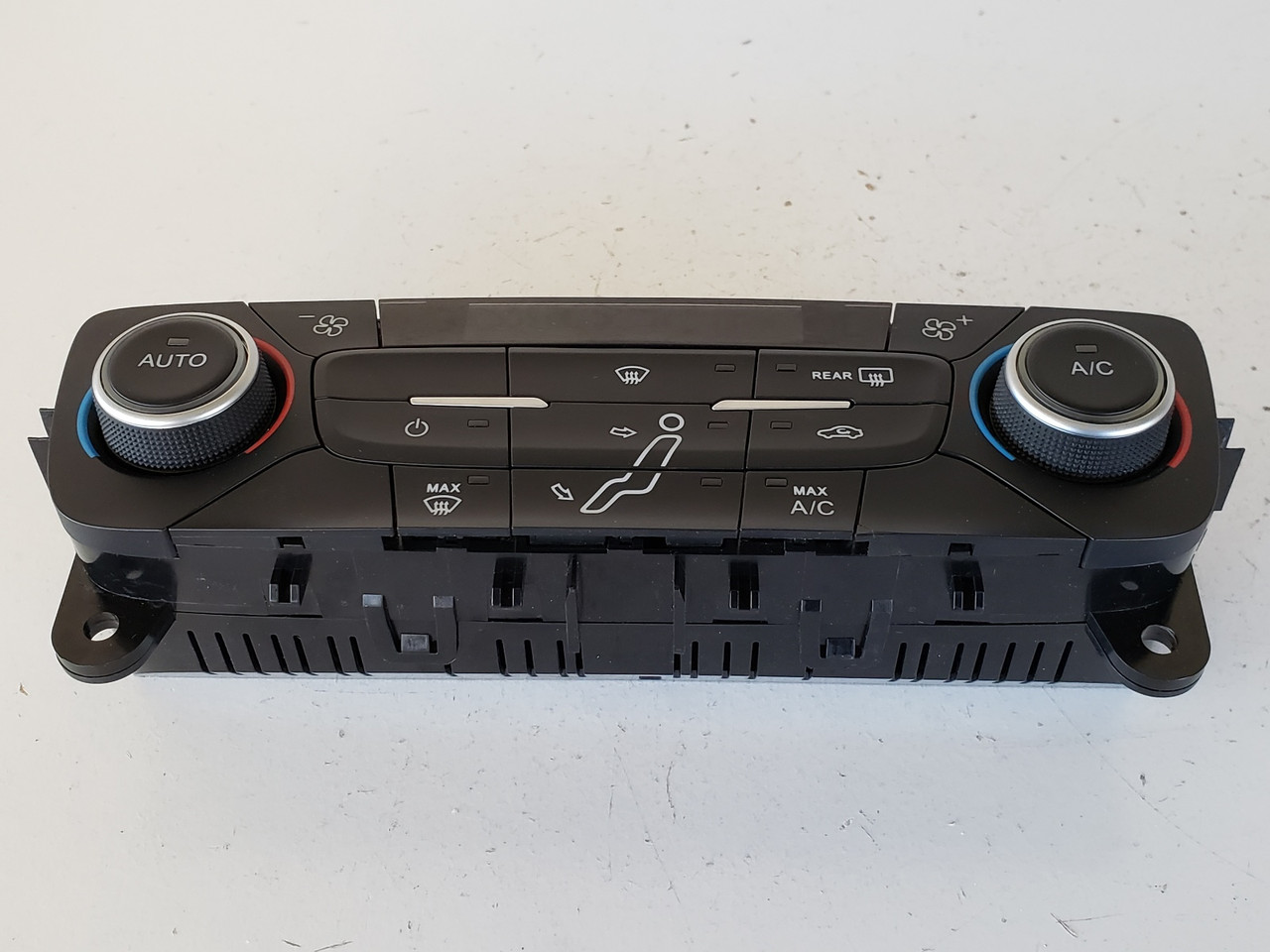 15 16 17 18 Ford Focus Climate Control Panel Temperature Unit A/C Heater 15 16 17 18 Ford Focus Climate Control Panel Temperature Unit A/C Heater