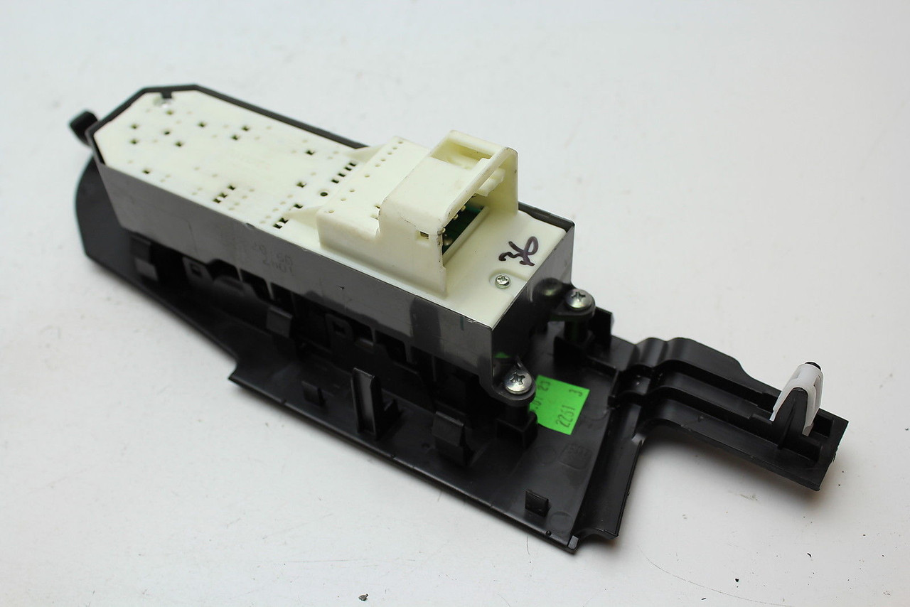 14-18 TOYOTA RAV4 COROLLA DRIVERS SIDE LEFT MASTER WINDOW SWITCH OEM TM1301 14-18 TOYOTA RAV4 COROLLA DRIVERS SIDE LEFT MASTER WINDOW SWITCH OEM TM1301