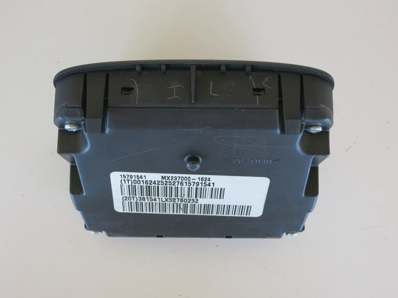 06-11 Cadillac DTS Rear Climate Control Panel Temperature Unit A/C Heater