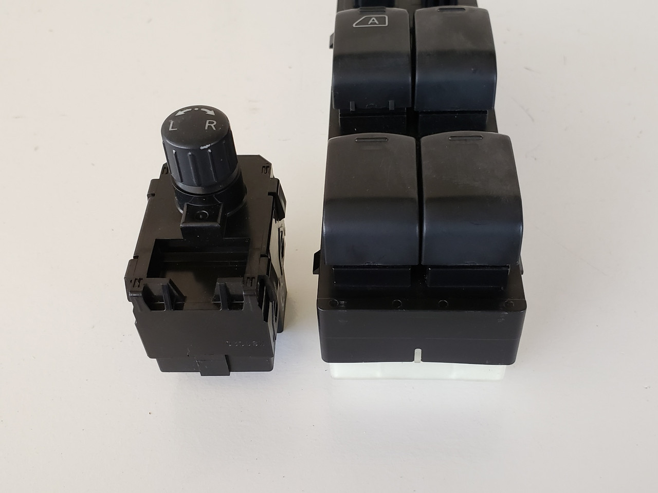 07-12 Nissan Altima Sedan 25401 ZN40A Drivers Side Left Master Window Switch OEM