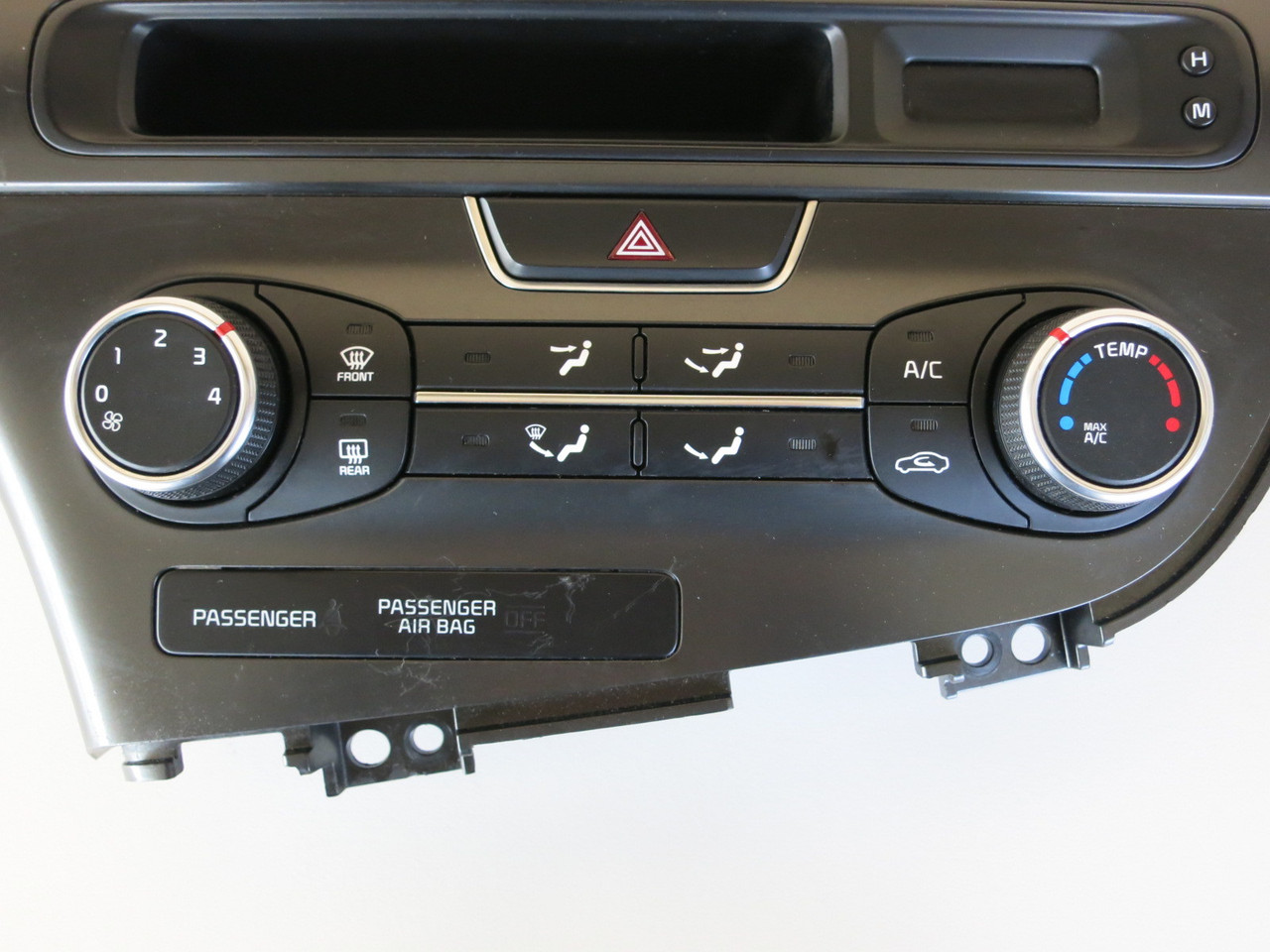 14 15 Kia Optima Climate Control Panel Temperature Unit A/C Heater 14 15 Kia Optima Climate Control Panel Temperature Unit A/C Heater