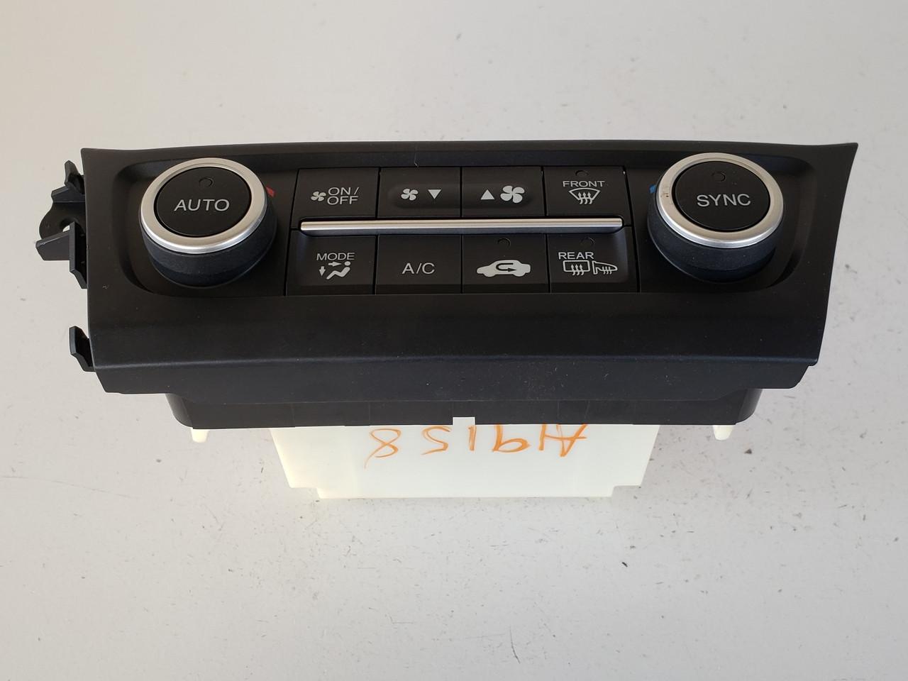 16 17 Acura ILX Climate Control Panel Temperature Unit A/C Heater 16 17 Acura ILX Climate Control Panel Temperature Unit A/C Heater
