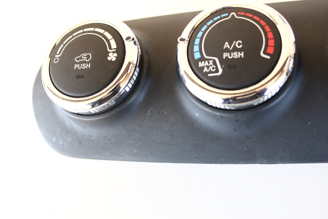 15 16 Jeep Renegade Climate Control Panel Temperature Unit A/C Heater 15 16 Jeep Renegade Climate Control Panel Temperature Unit A/C Heater