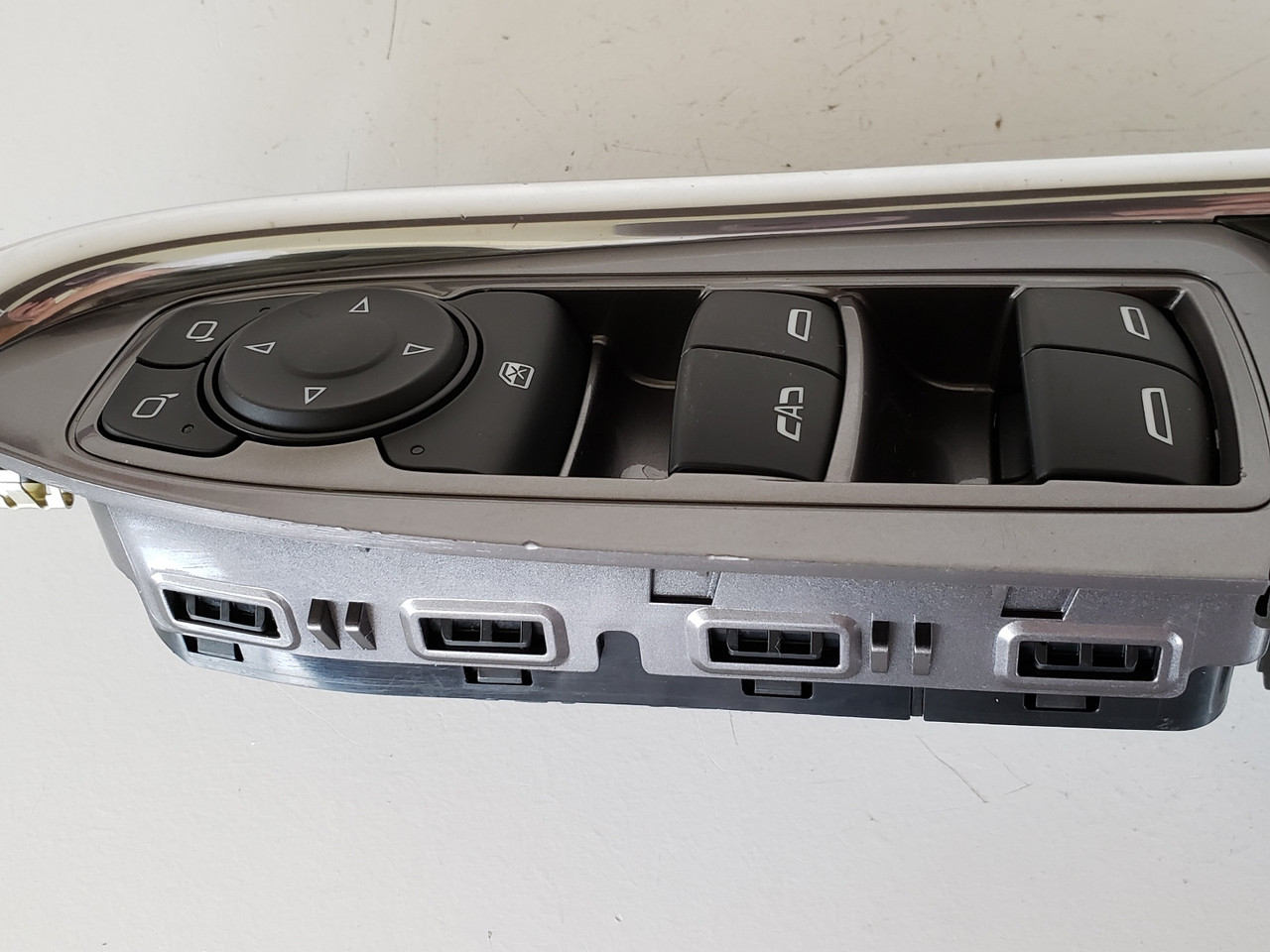 16 17 Chevrolet Chevy Malibu Drivers Side Left Master Window Switch OEM 16 17 Chevrolet Chevy Malibu Drivers Side Left Master Window Switch OEM