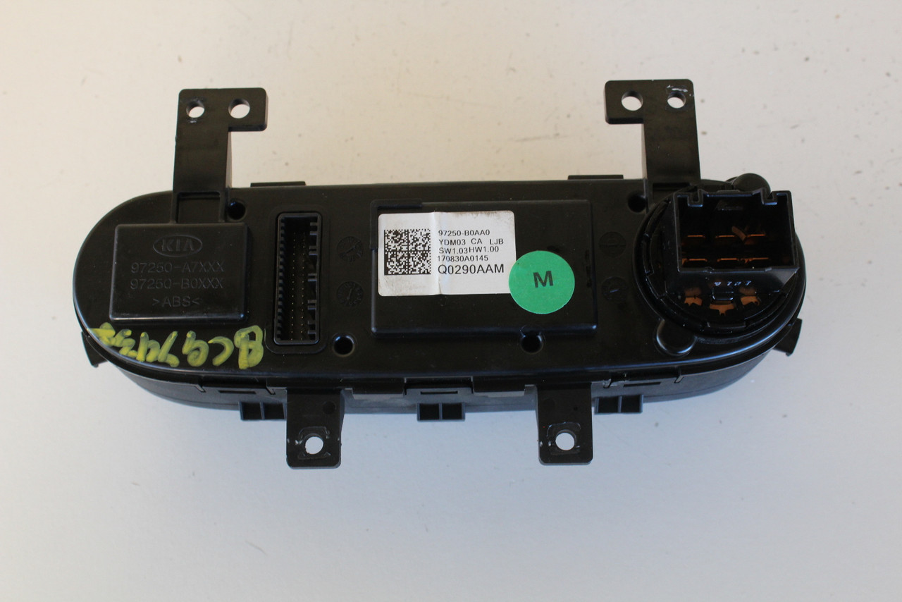 17 18 Kia Forte Climate Control Panel Temperature Unit A/C Heater 17 18 Kia Forte Climate Control Panel Temperature Unit A/C Heater