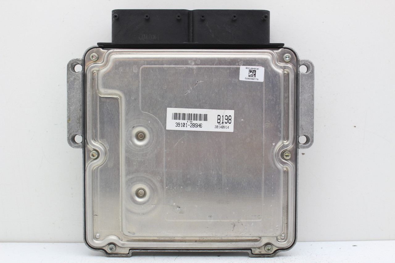 15 Kia Soul 39110-2BSH6 Computer Brain Engine Control ECU ECM EBX Module