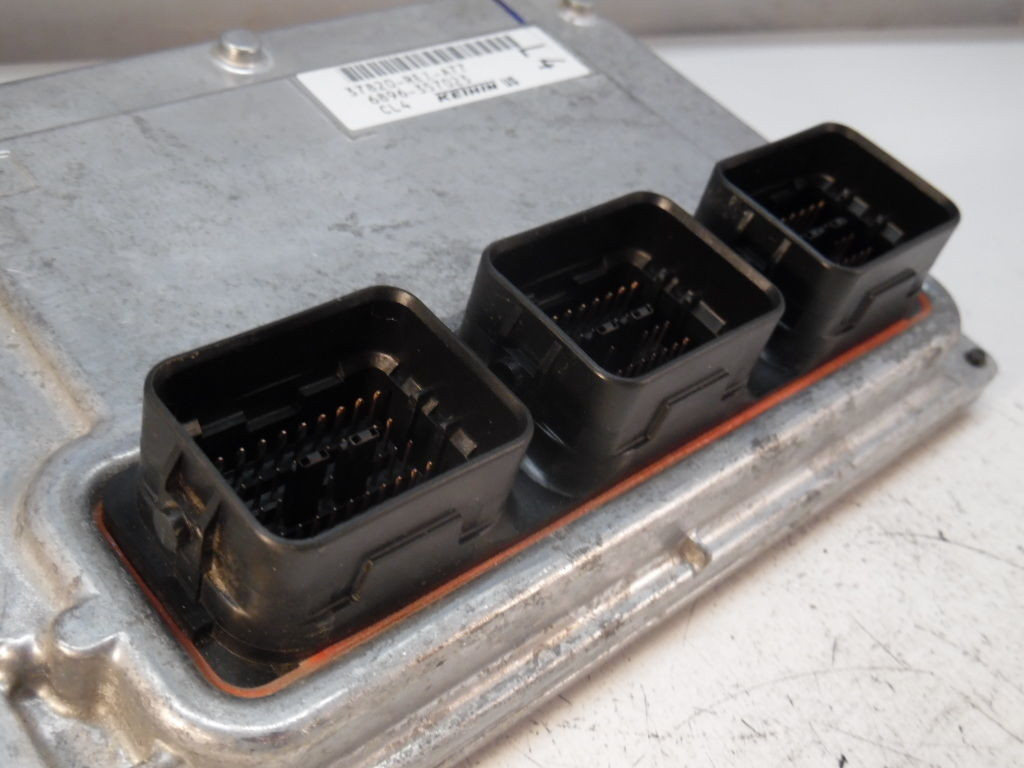 10 11 CR-V 37820-REZ-A77 COMPUTER BRAIN ENGINE CONTROL ECU ECM EBX MODULE K6818