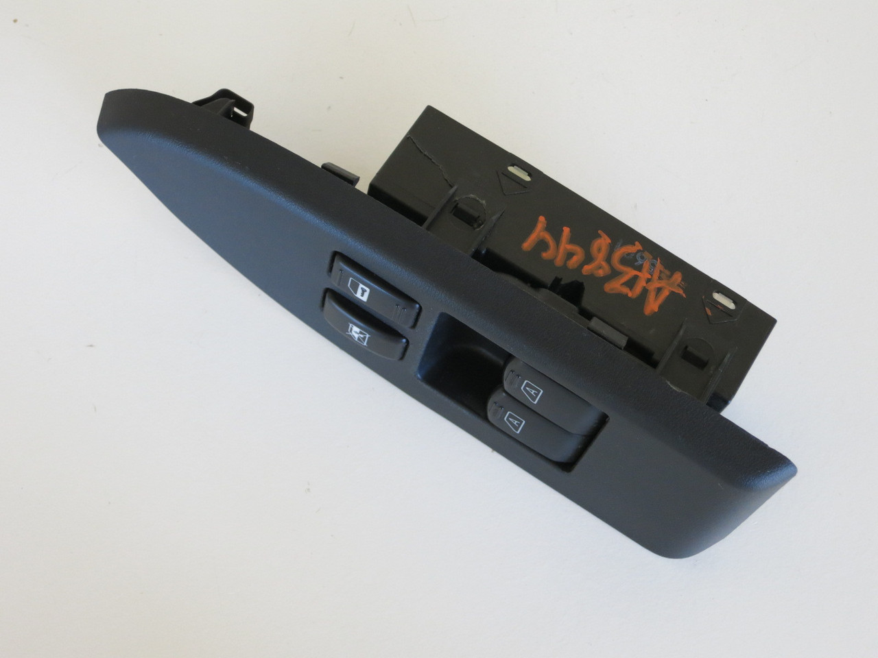 05 06 Infiniti G35 Drivers Side Left Master Window Switch OEM