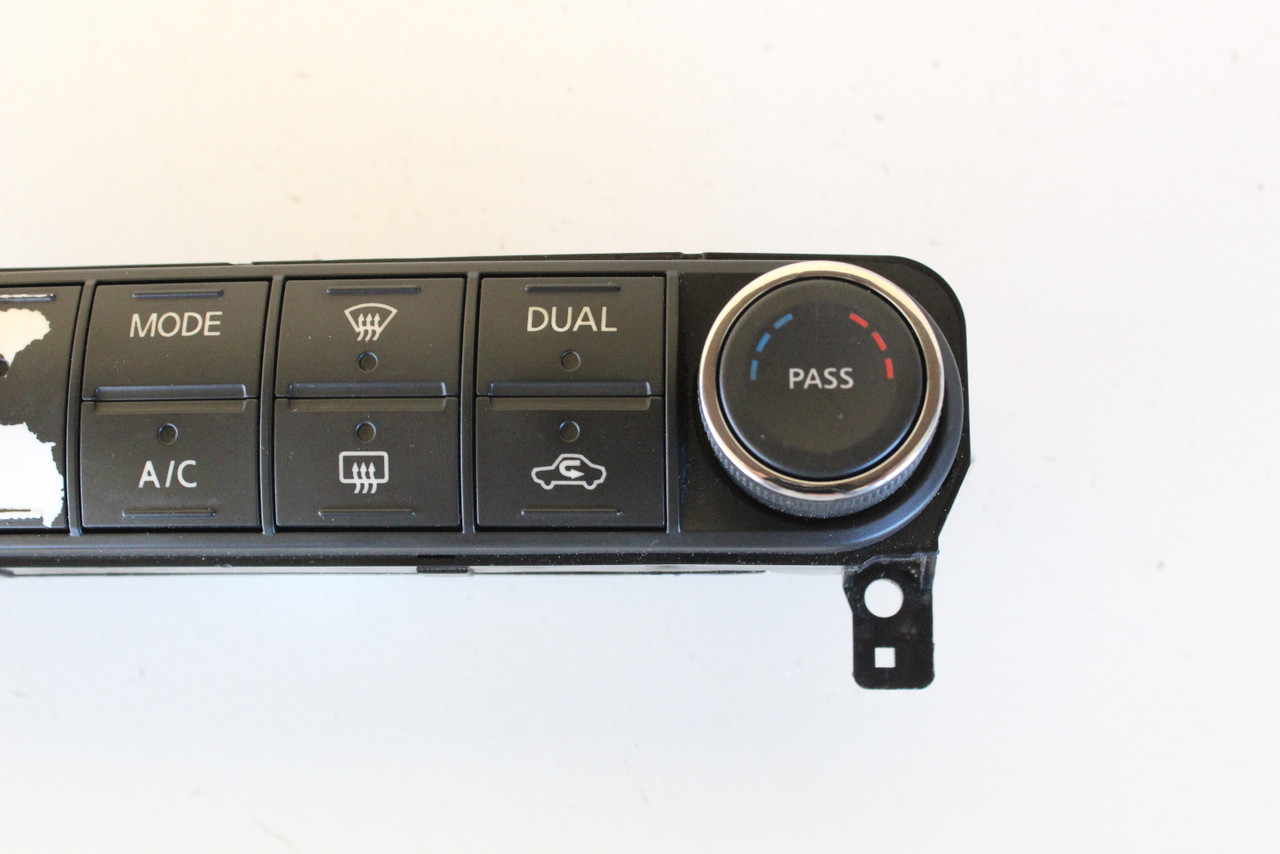 07 08 Nissan Maxima Climate Control Panel Temperature Unit A/C Heater 07 08 Nissan Maxima Climate Control Panel Temperature Unit A/C Heater