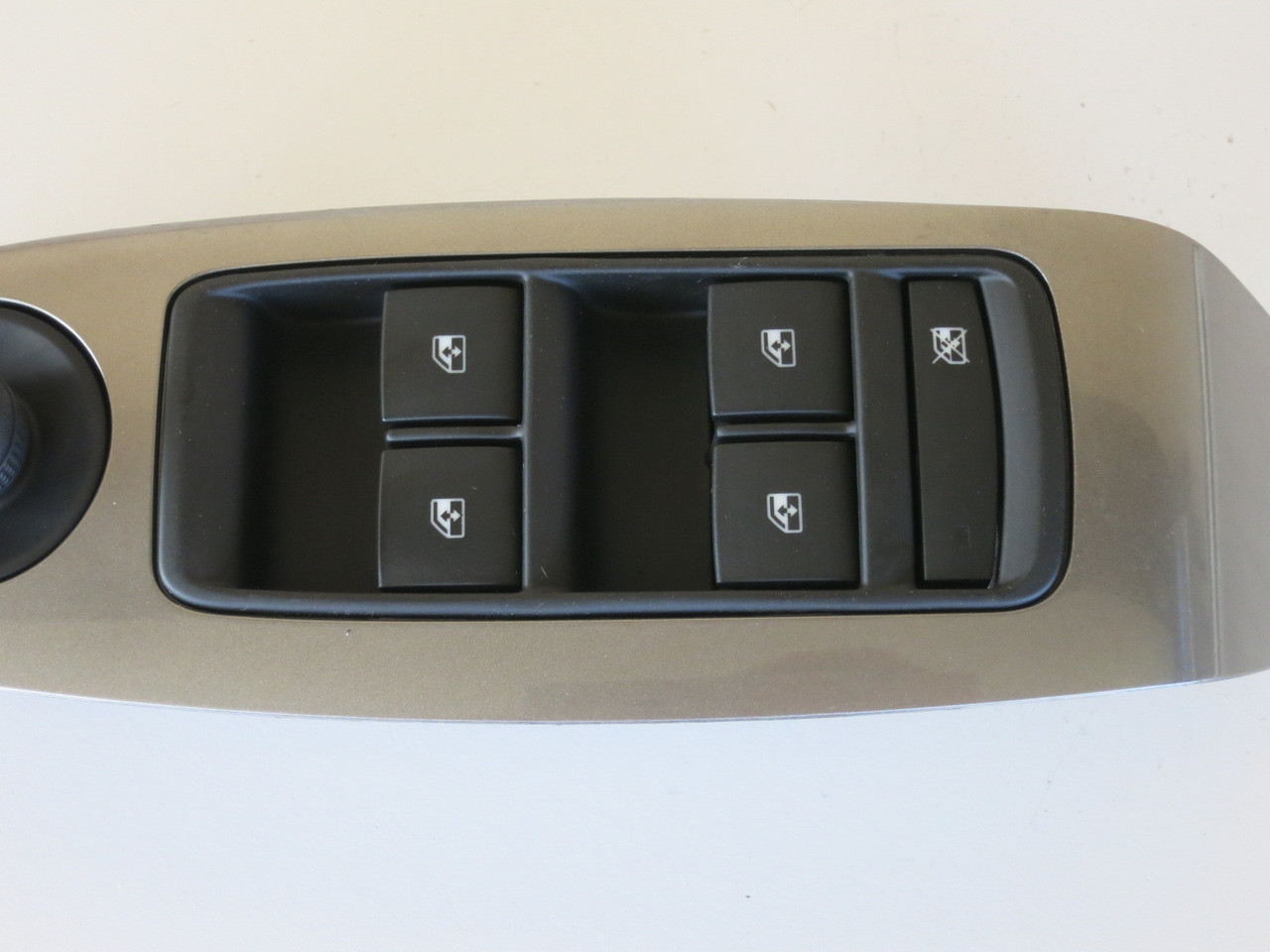 14 15 16 Chevy Malibu Drivers Side Left Master Window Switch OEM 14 15 16 Chevy Malibu Drivers Side Left Master Window Switch OEM