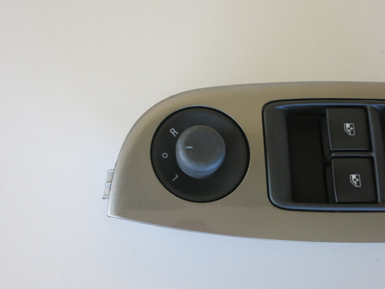 14 15 16 Chevy Malibu Drivers Side Left Master Window Switch OEM 14 15 16 Chevy Malibu Drivers Side Left Master Window Switch OEM