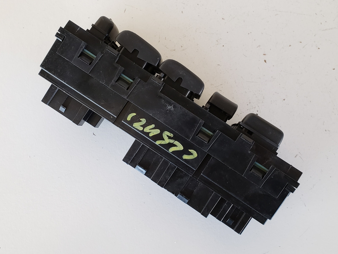 02 03 04 Chevrolet Chevy Trailblazer Drivers Side Left Master Window Switch OEM