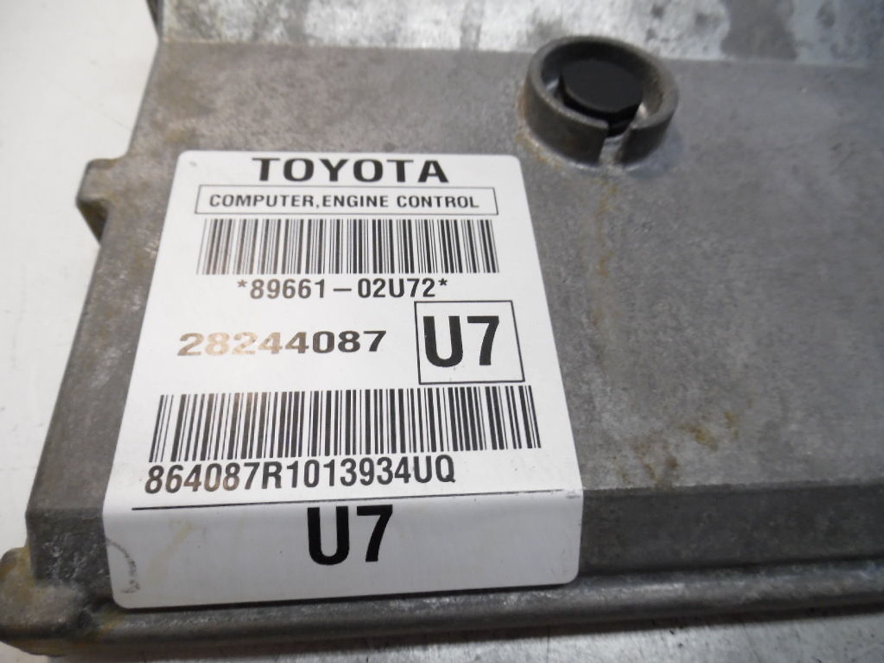 09 10 MATRIX COROLLA 89661-02U72 COMPUTER BRAIN ENGINE CONTROL ECU MODULE K5491 09 10 MATRIX COROLLA 89661-02U72 COMPUTER BRAIN ENGINE CONTROL ECU MODULE K5491