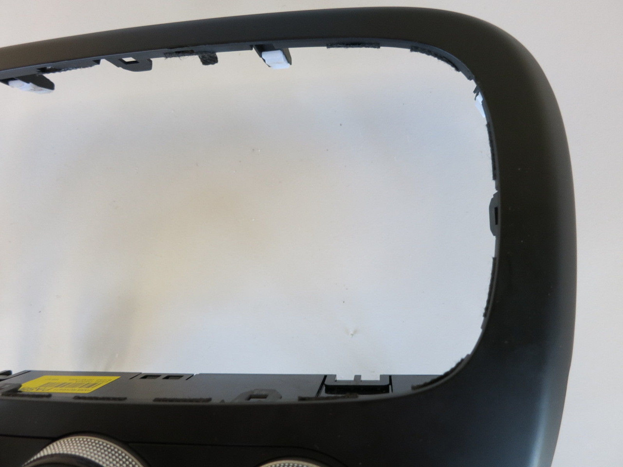 14 15 KIA SOUL BEZEL TRIM CLIMATE CONTROL PANEL TEMP UNIT A/C HEATER OEM CC1693 14 15 KIA SOUL BEZEL TRIM CLIMATE CONTROL PANEL TEMP UNIT A/C HEATER OEM CC1693