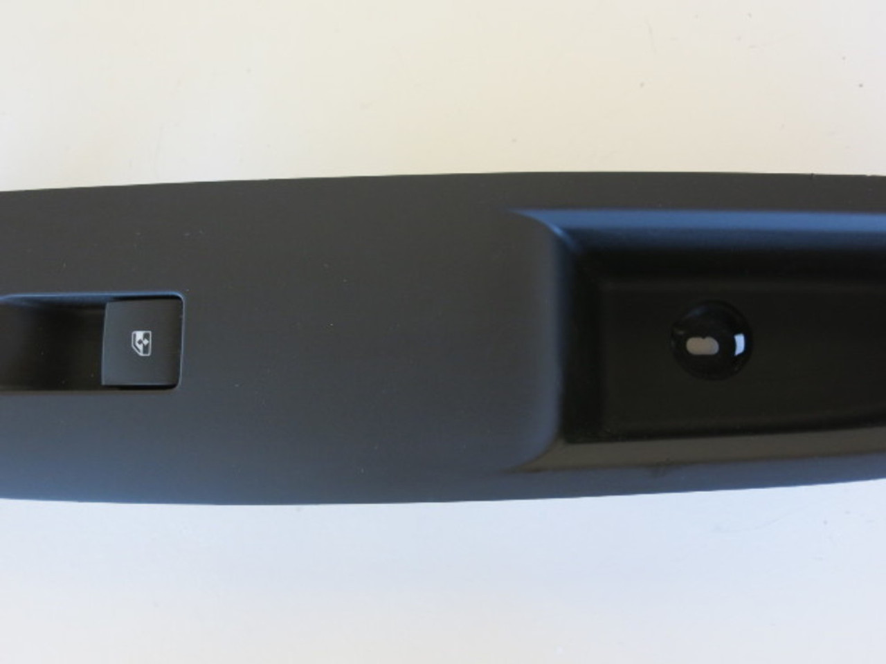 16 Buick Encore Right Front Passenger Window Switch OEM 16 Buick Encore Right Front Passenger Window Switch OEM