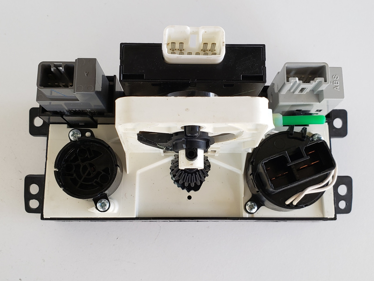 97-99 Toyota Camry Climate Control Panel Temperature Unit A/C Heater 97-99 Toyota Camry Climate Control Panel Temperature Unit A/C Heater