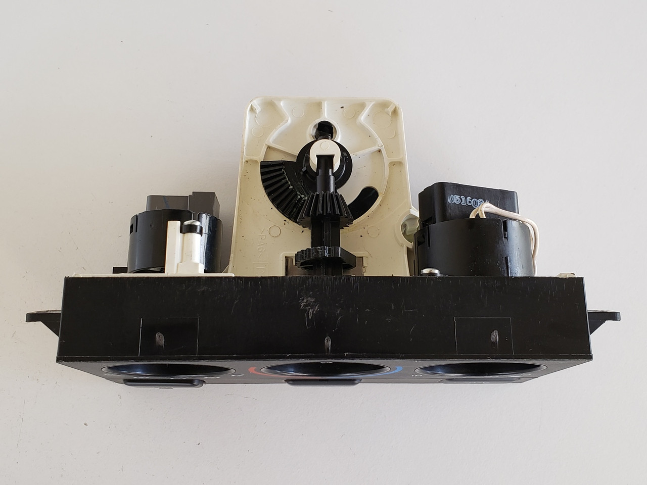 97-99 Toyota Camry Climate Control Panel Temperature Unit A/C Heater 97-99 Toyota Camry Climate Control Panel Temperature Unit A/C Heater