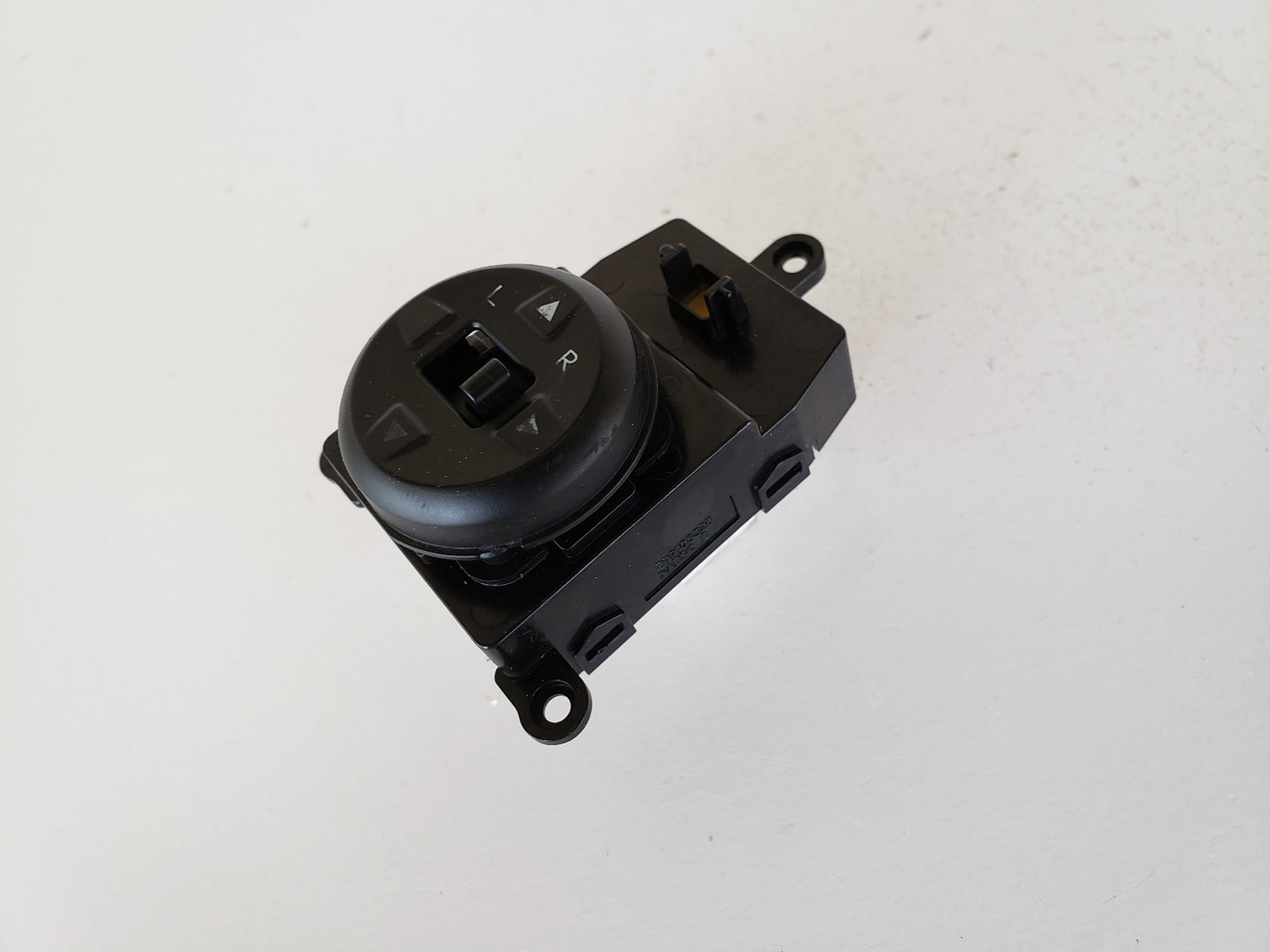 12 13 14 15 16 17 Kia Rio Drivers Side Left Master Mirror Switch OEM 12 13 14 15 16 17 Kia Rio Drivers Side Left Master Mirror Switch OEM