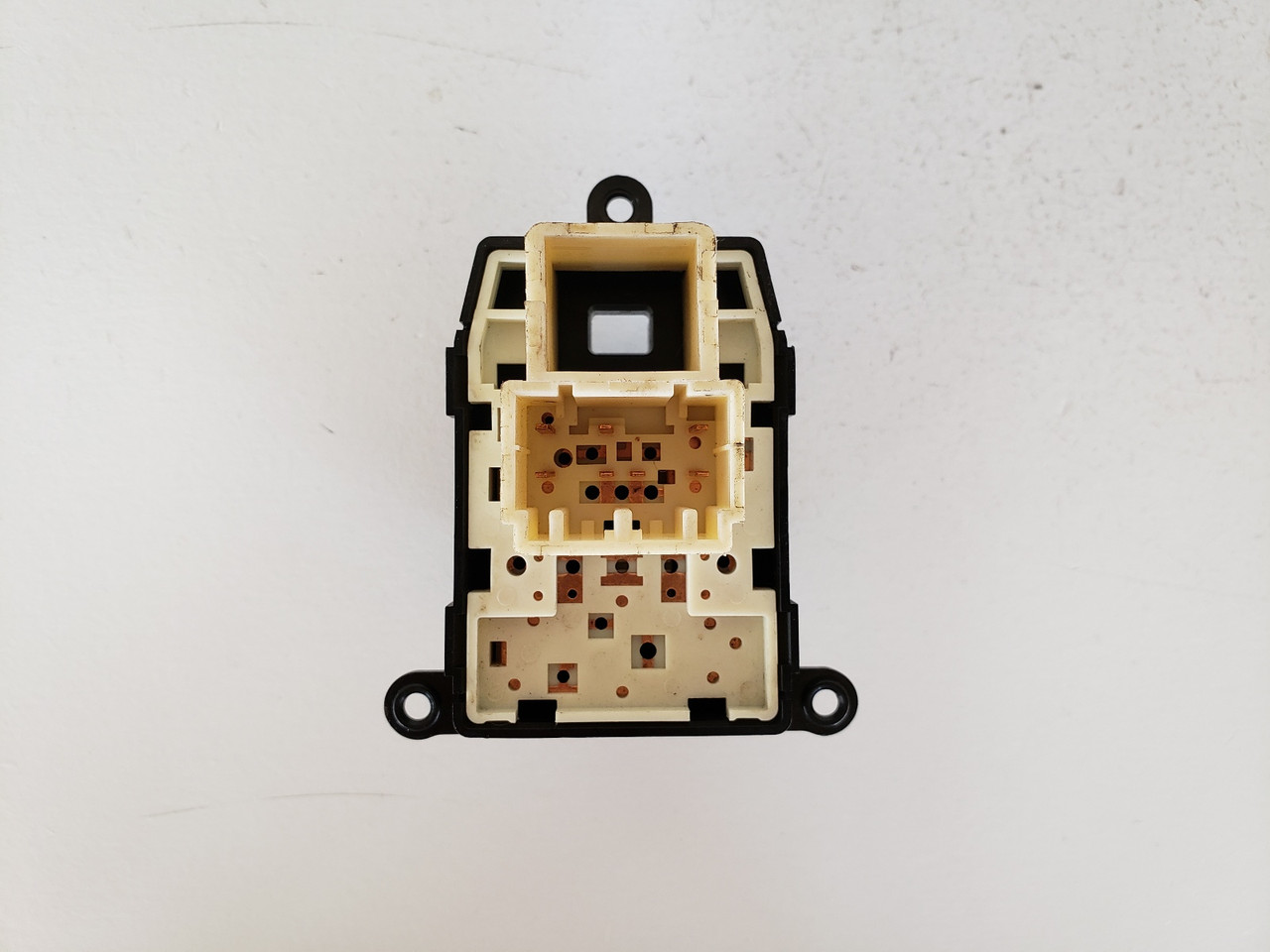 12 13 14 15 16 17 Kia Rio Drivers Side Left Master Mirror Switch OEM 12 13 14 15 16 17 Kia Rio Drivers Side Left Master Mirror Switch OEM