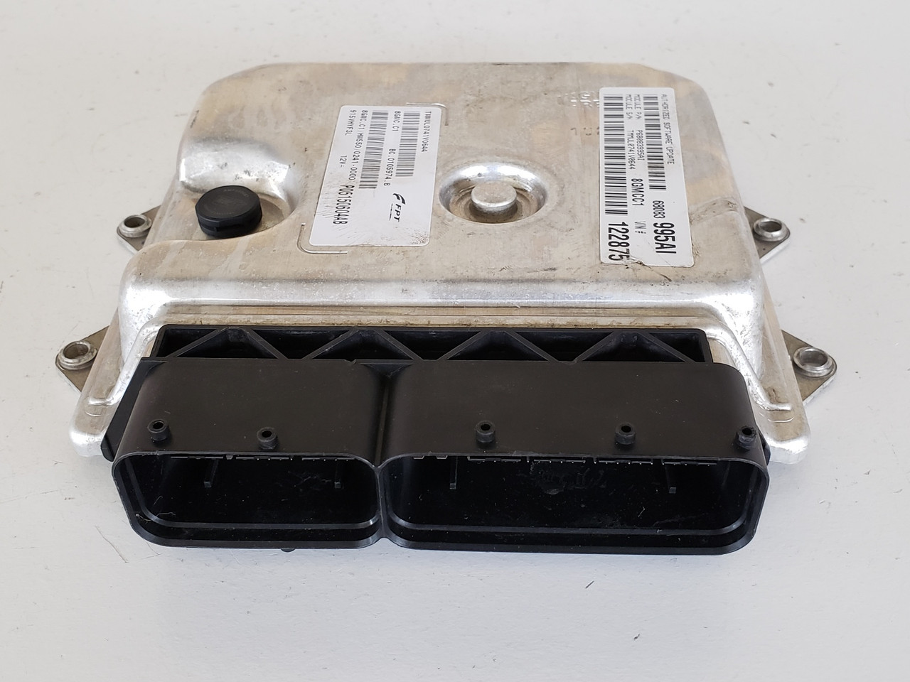 2012-2013 Fiat 500 P68083995AI Computer Brain Engine Control ECU ECM EBX Module